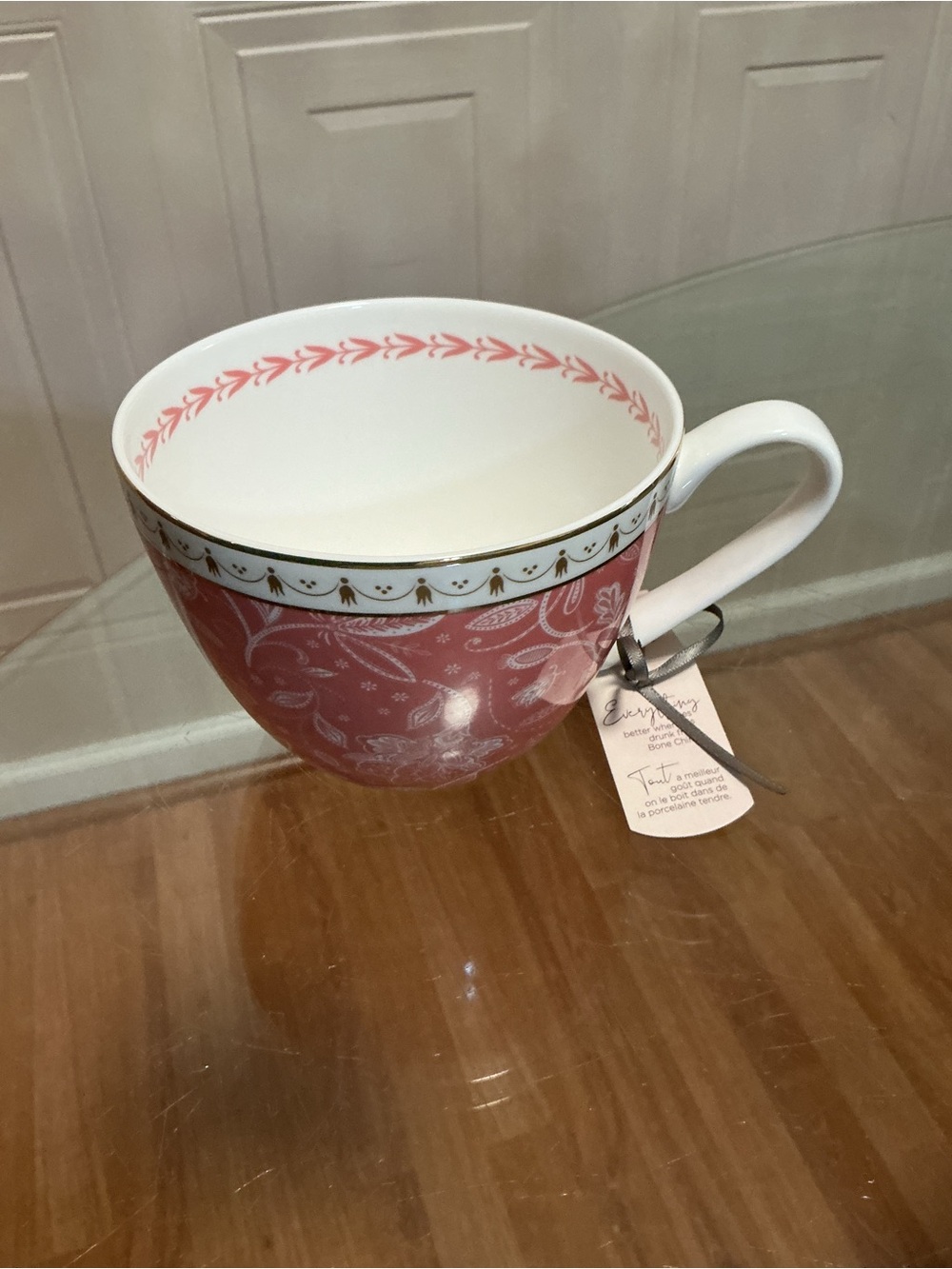 THE ENGLISH MUG Co. WHITE JCOBEAN PRINT ON PINK Bone China Jumbo Cup